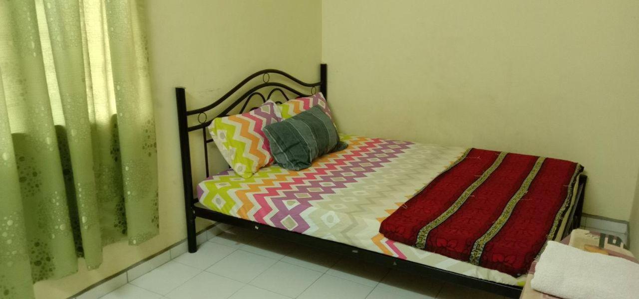 Bajet Homestay - Low Cost Houses クアンタン エクステリア 写真