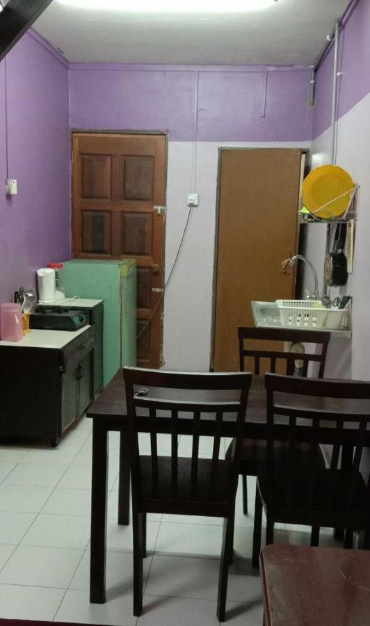 Bajet Homestay - Low Cost Houses クアンタン エクステリア 写真